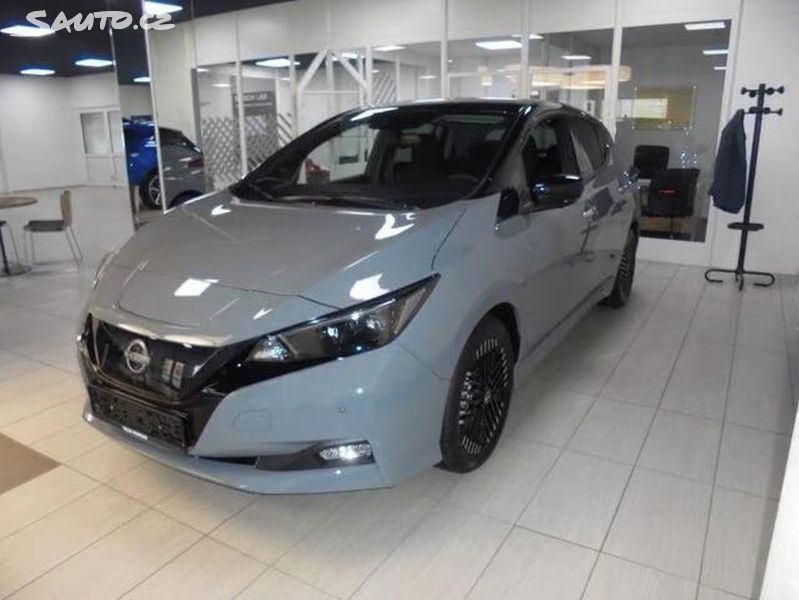 Nissan LEAF, N-CONNECTA 110KW*360° kamera
